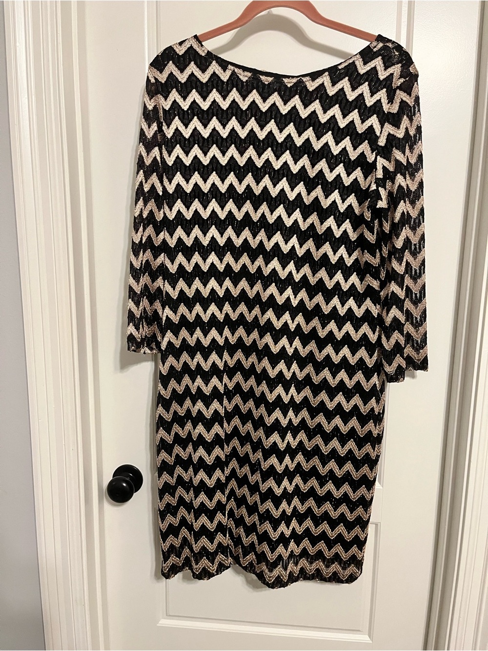 Ronni Nicole Black and Cream Zigzag Long Sleeve Dress